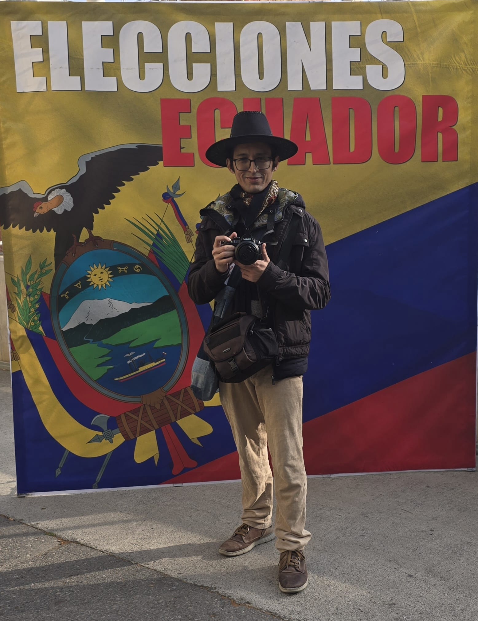 Hendacho con bandera ecuatoriana